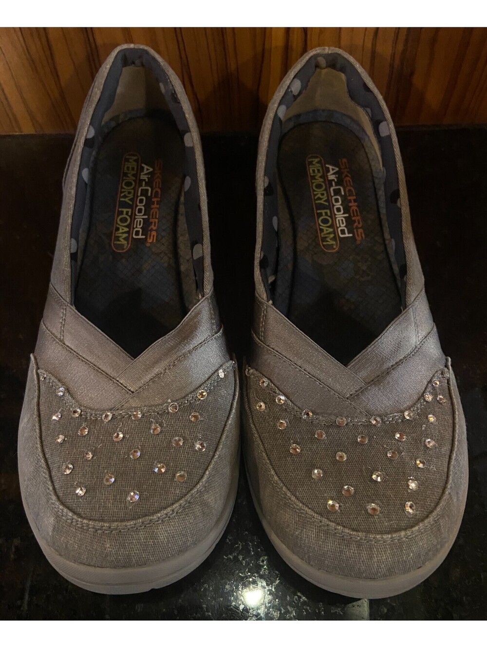 SKECHERS Women Air Cooled Memory Foam Taupe Lace Slip On Flex Flat 8.5 Bedazzled
